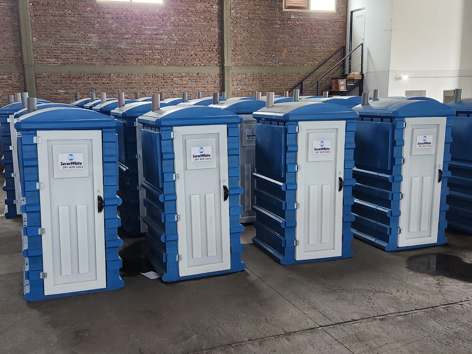 Baños Químicos Serviwhite en galpón